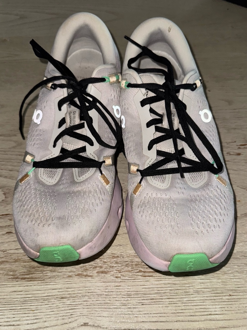 OnCloud Cloudsurfer 2 Shoes! Grey, purple and green! Size 9!
